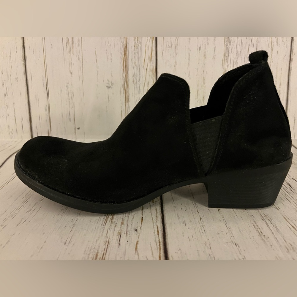 GUC MKS suede 1.5” block heel ankle booties, black women’s size 39 (US size 8.5)